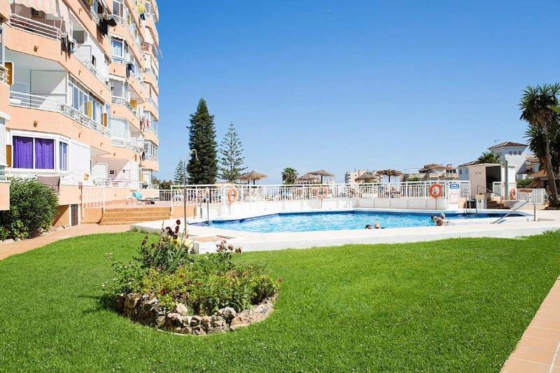 Appartamento Studio With Sea Views In Torremolinos Esterno foto