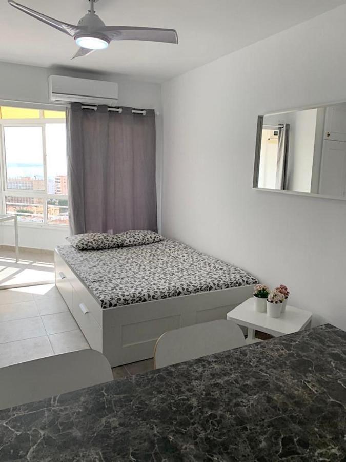 Appartamento Studio With Sea Views In Torremolinos Esterno foto